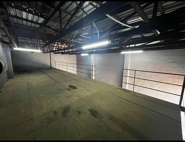 250M² FACTORY TO LET IN MOREHILL